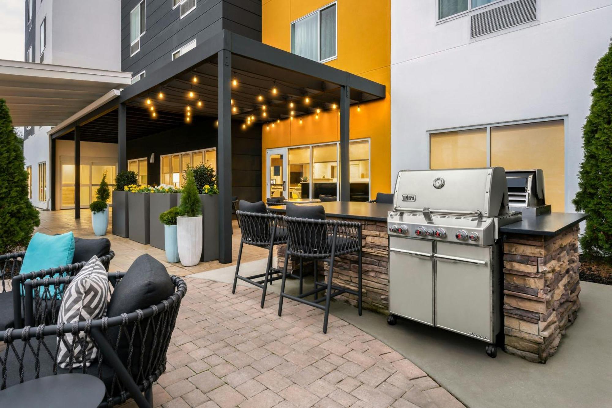 Towneplace Suites By Marriott Montgomery Eastchase Exterior photo